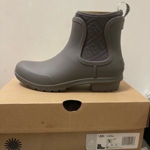 Ugg ankle bootie rain shoe. Never worn!!!